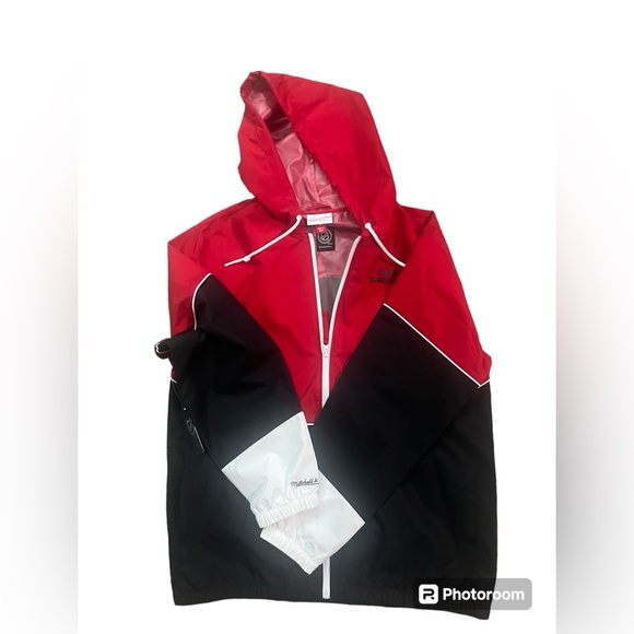 NHL Chicago Blackhawks Home Team Windbreaker - Picture 2 of 10